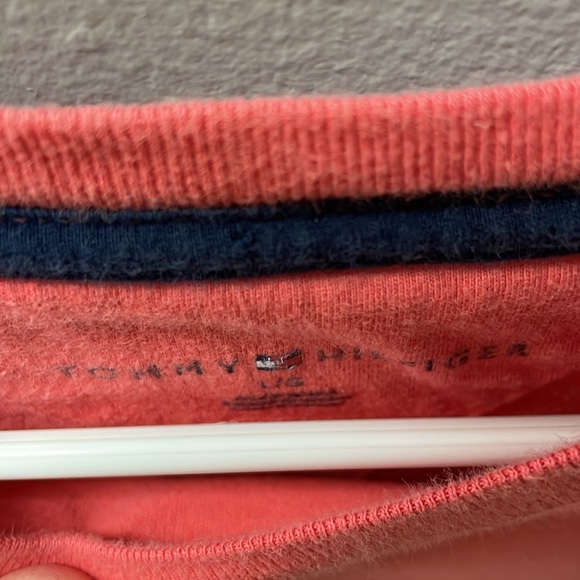 Tommy Hilfiger Tee - Picture 2 of 4